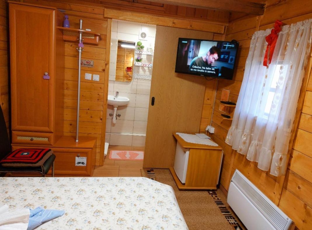 Etno Selo Eden Kapsulski hotel Zeravacki Potok