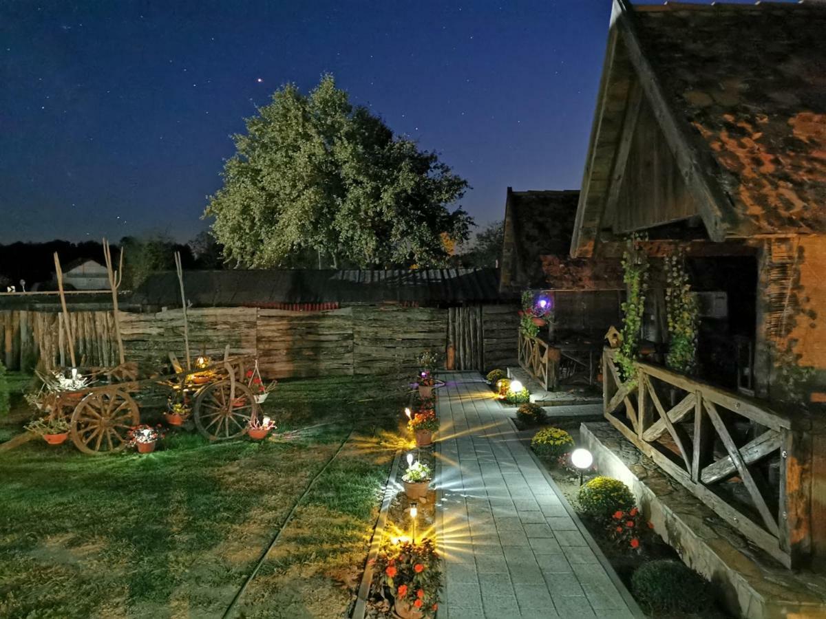 Etno Selo Eden Kapsulski hotel 2*