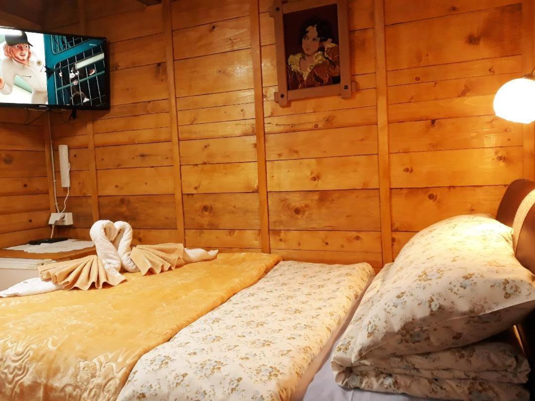 Kapsulski hotel Etno Selo Eden