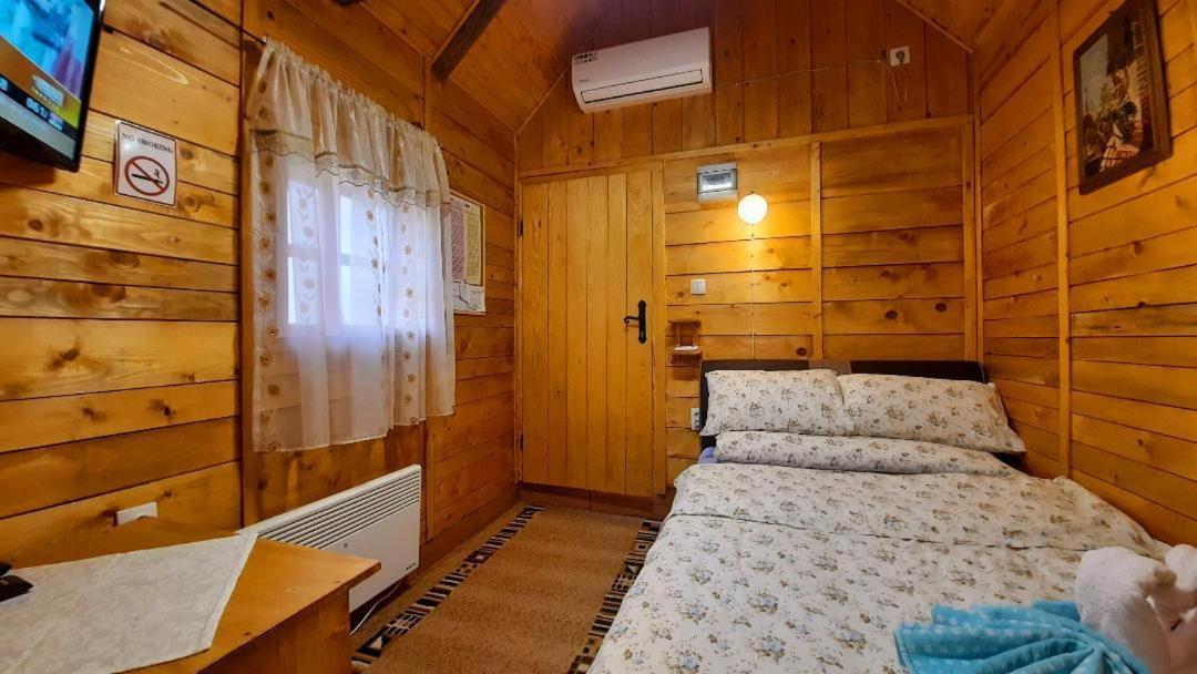 Etno Selo Eden Kapsulski hotel