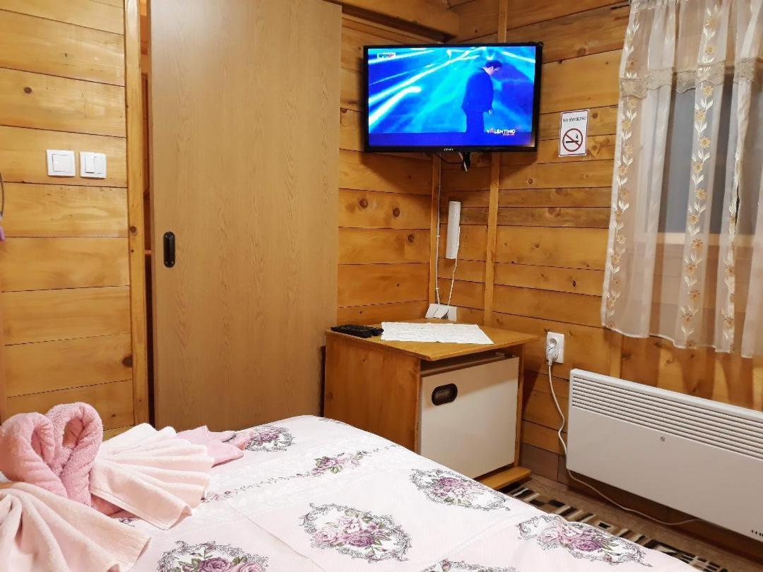 Kapsulski hotel Etno Selo Eden Zeravacki Potok